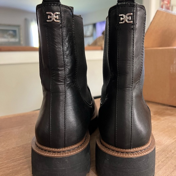 Sam Edelman Chelsea Boot - Picture 8 of 14